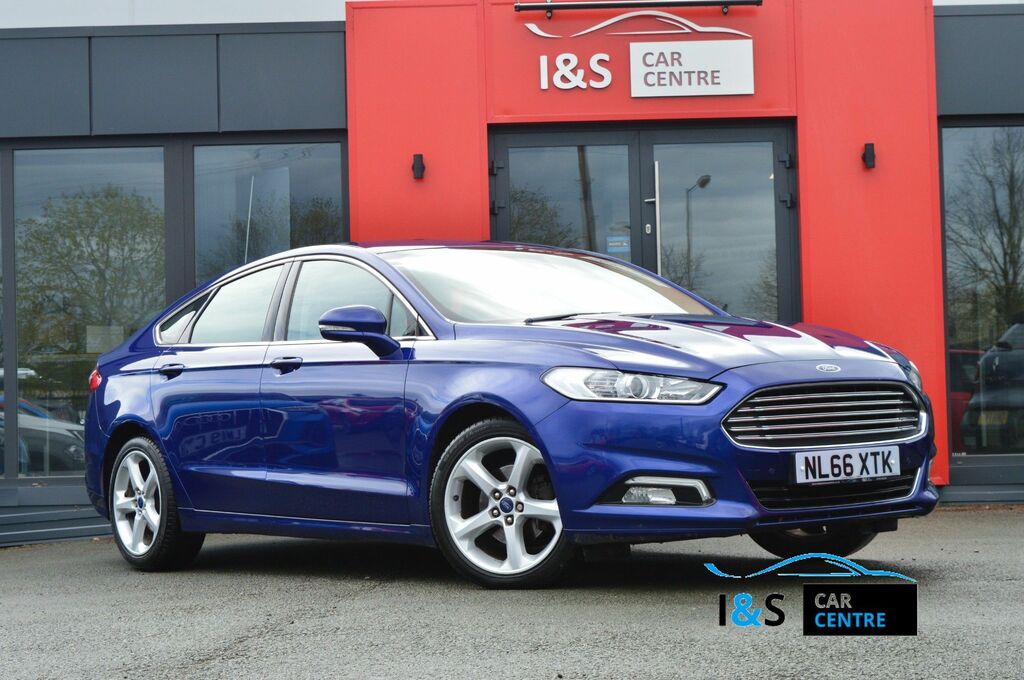 Ford Mondeo Ecoboost Titanium Hatchback Blue