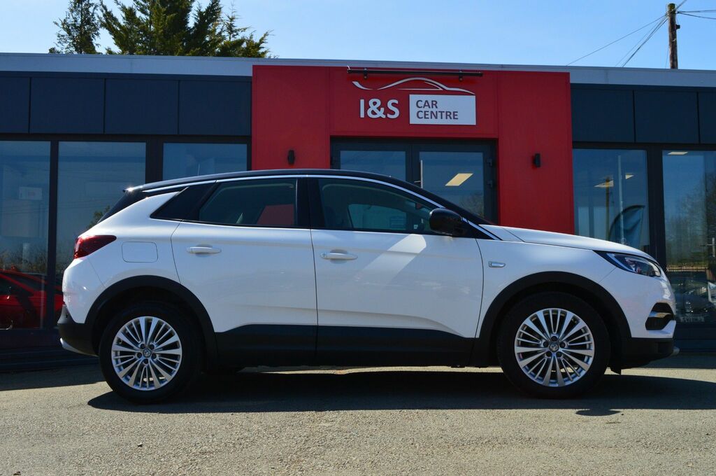 Vauxhall Grandland X Turbo D Blueinjection Sport White #4