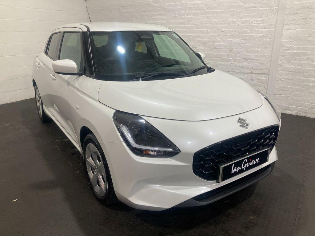Suzuki Swift 1.2 Mild Hybrid Motion White
