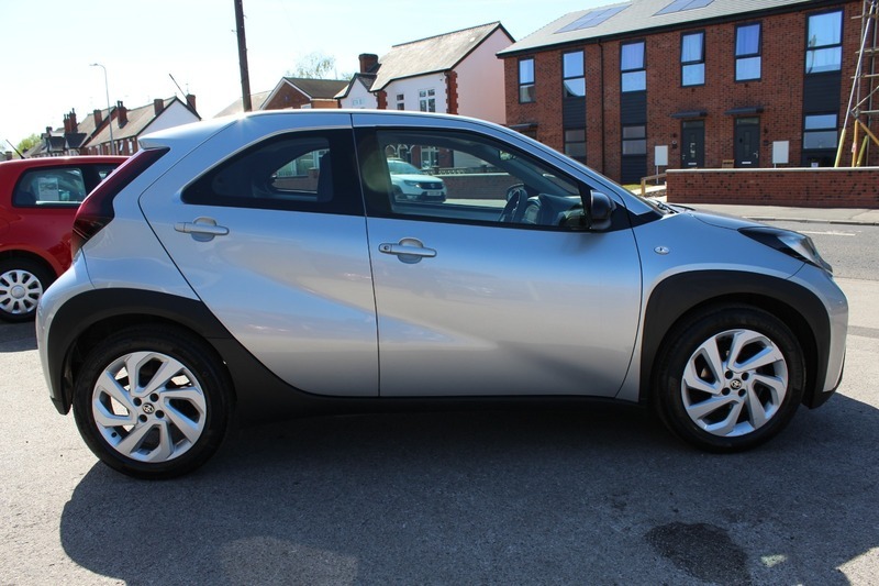 Toyota Aygo X Vvt-i Pure KN72AVU Silver #5