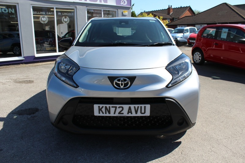 Toyota Aygo X Vvt-i Pure KN72AVU Silver #2