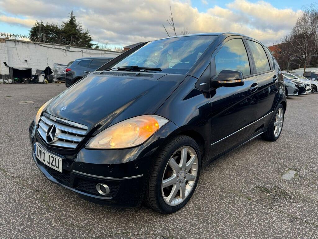 Mercedes-Benz A Class Hatchback 2.0 A180 Cdi Avantgarde Se Cvt 2010 Black #2