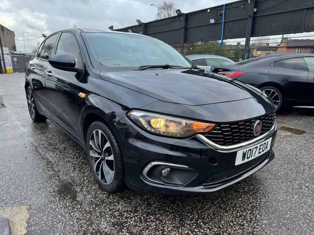 Fiat Tipo Hatchback 1.3 Multijetii Lounge Euro 6 Ss Black