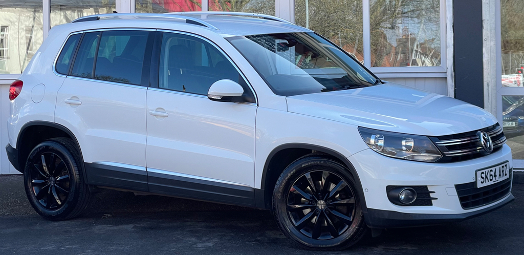 Volkswagen Tiguan 1.4 Tsi Bluemotion Tech Match Suv Manua White #4