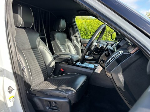 Land Rover Discovery Sd6 36 Commercial WA20YDJ White #4
