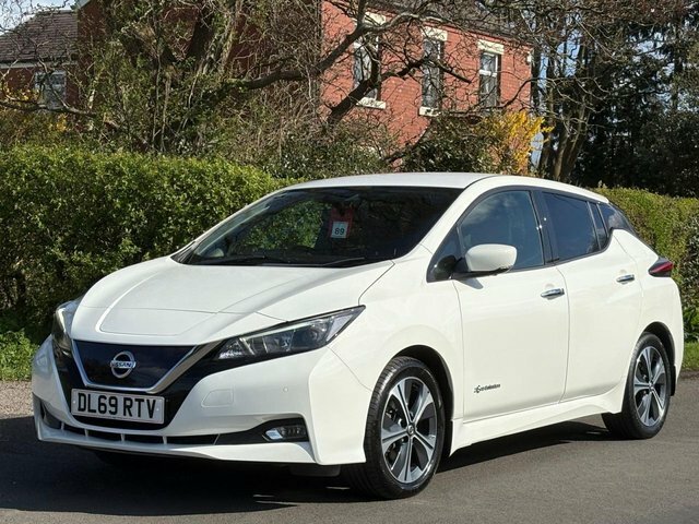 Nissan Leaf 2019 40Kwh N-connecta Hatchback DL69RTV White #3