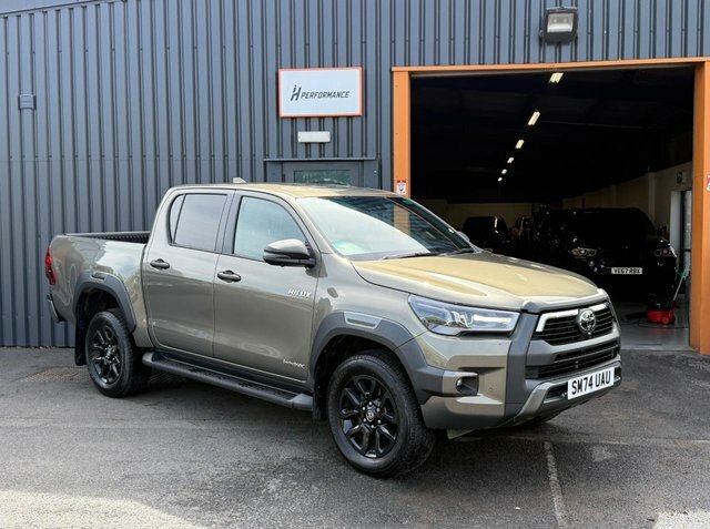 Toyota HILUX 2.8 D-4d-h Invincible X Pickup Hybrid A SM74UAU Brown #3