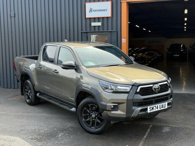 Toyota HILUX 2.8 D-4d-h Invincible X Pickup Hybrid A Brown