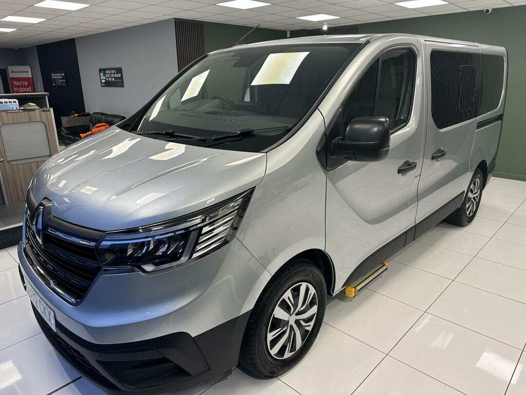 Renault Trafic Rare Wheelchair Adapted Mpv Carries 5 Grey #4