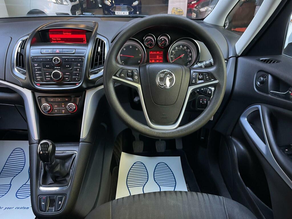 Vauxhall Zafira Tourer 2.0 Cdti Exclusiv Mpv Euro 6 White #3