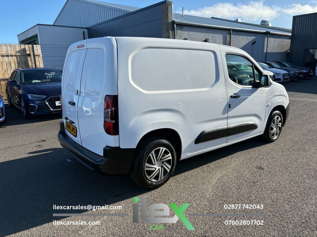 Citroen Berlingo 1.6L Enterprise M CN69JFG White #2