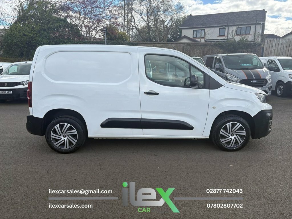 Peugeot Partner 1.5L Professional NV70OYU White #4