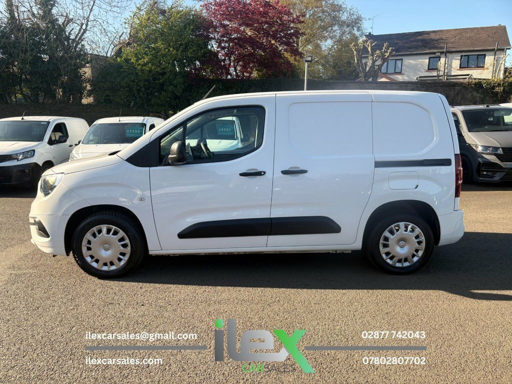 Vauxhall Combo 1.6L Sportive VE19EZZ White #6