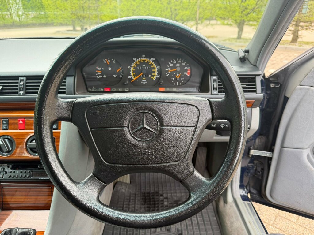 Mercedes-Benz E Class Cpe White #11
