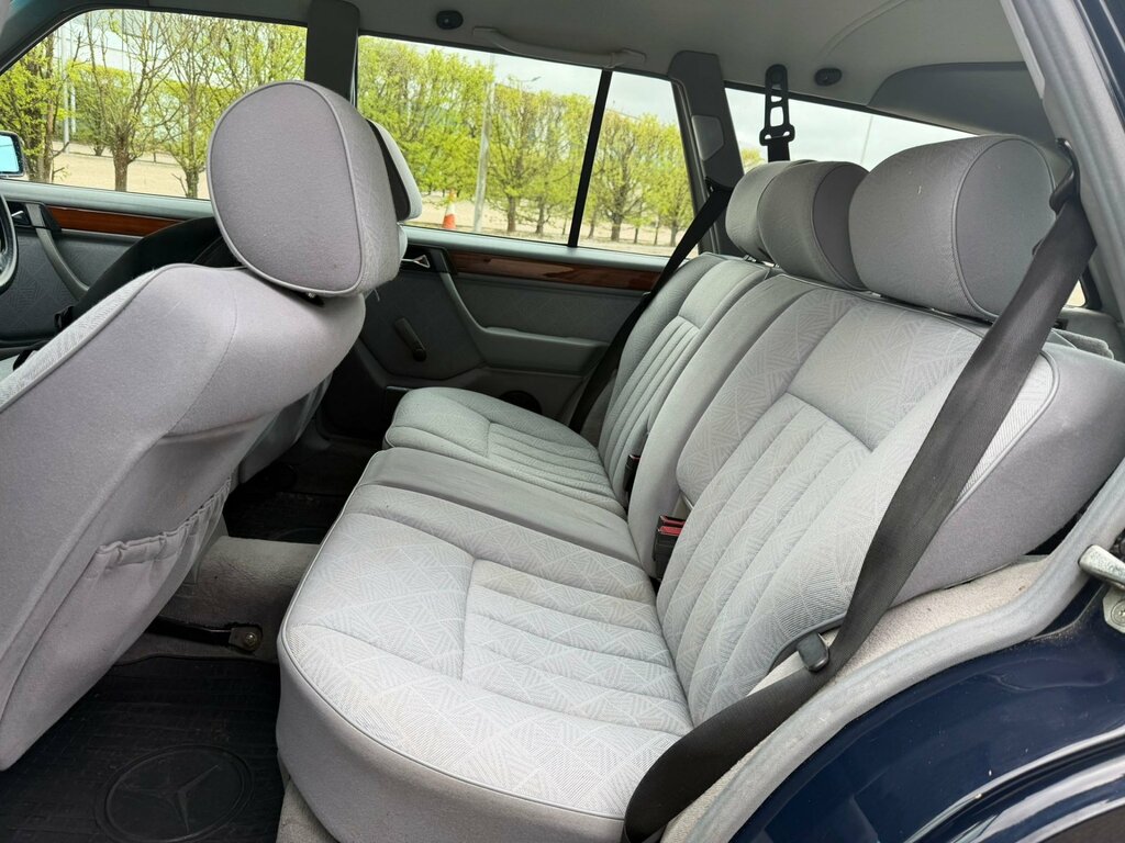 Mercedes-Benz E Class Cpe White #21