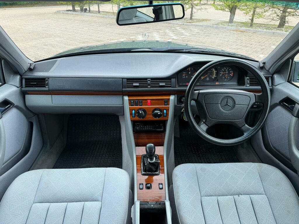 Mercedes-Benz E Class Cpe White #3