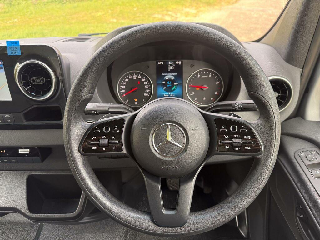 Mercedes-Benz Sprinter Diesel YC69JJX  #4