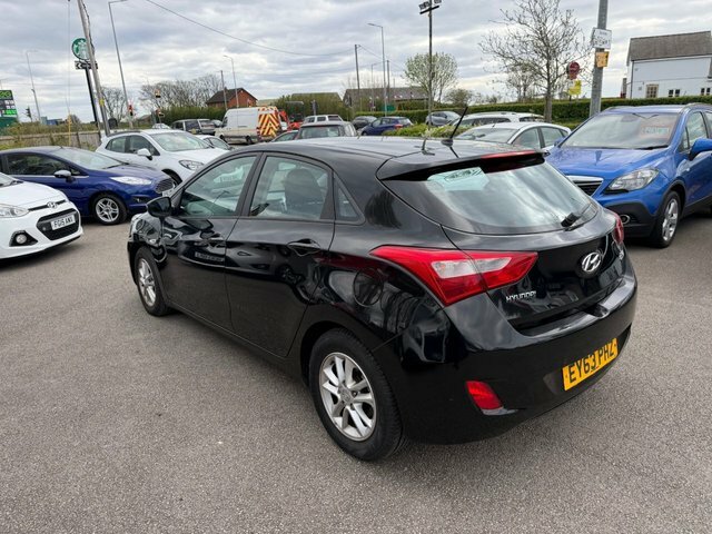 Hyundai I30 1.6 Crdi Blue Drive Active Hatchback Ma Black #3