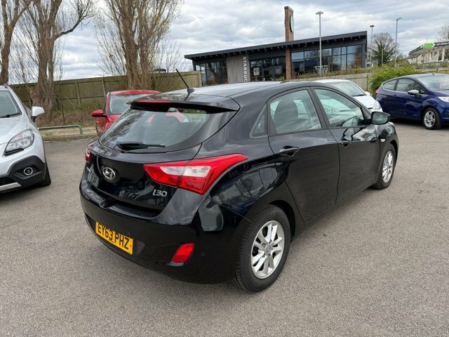 Hyundai I30 1.6 Crdi Blue Drive Active Hatchback Ma Black #4