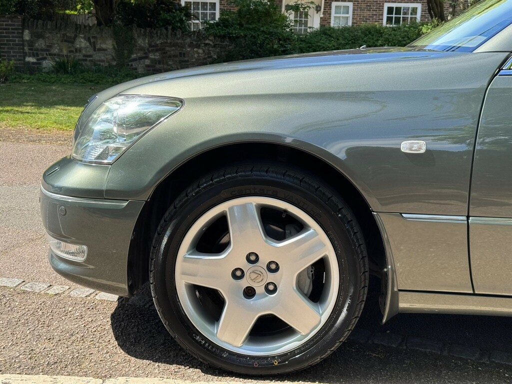 Lexus LS Saloon 4.3 430 2005 Black #33