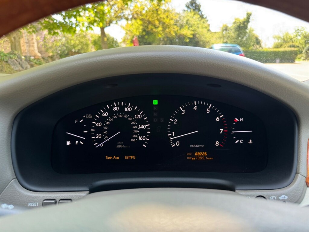 Lexus LS Saloon 4.3 430 2005 Black #43