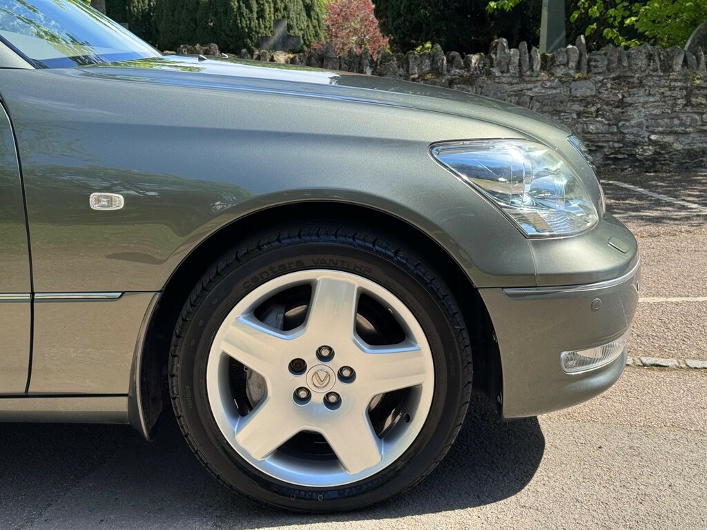 Lexus LS Saloon 4.3 430 2005 Black #34