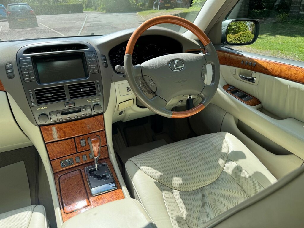 Lexus LS Saloon 4.3 430 2005 Black #31