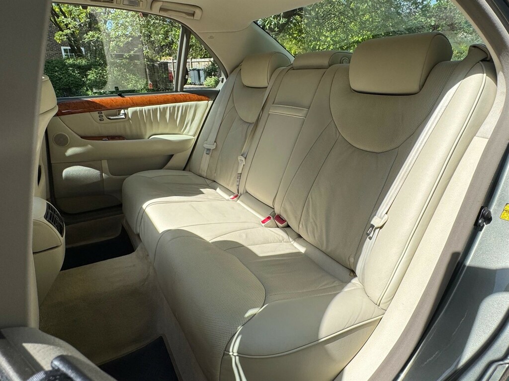 Lexus LS Saloon 4.3 430 2005 Black #18