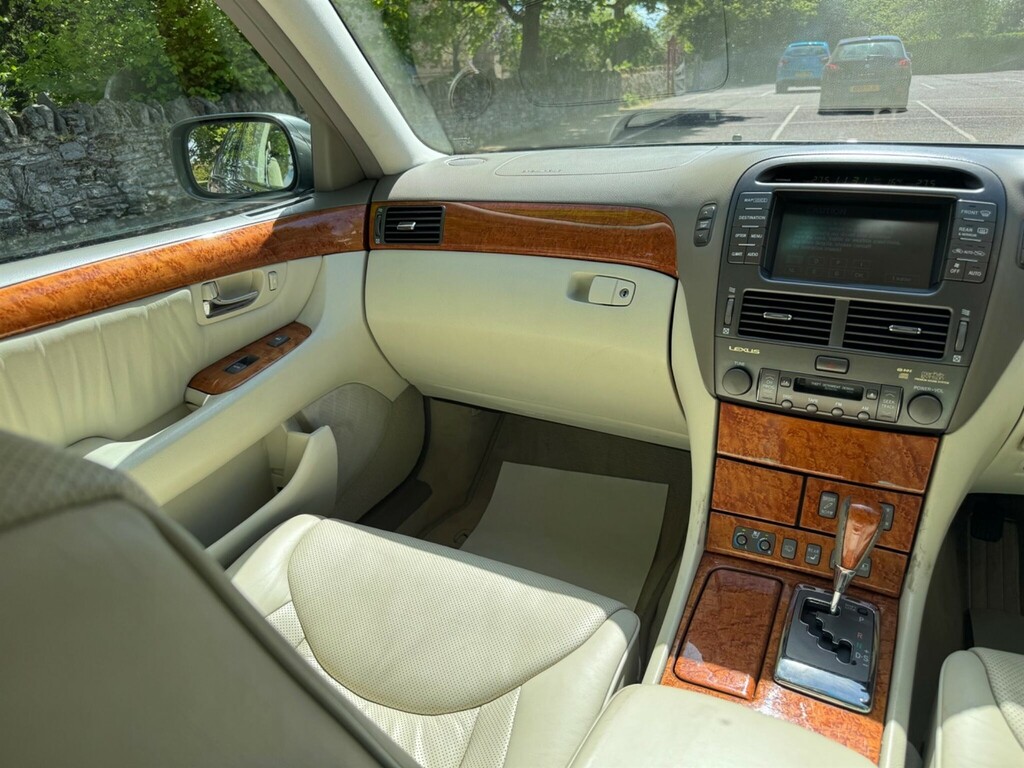 Lexus LS Saloon 4.3 430 2005 Black #30