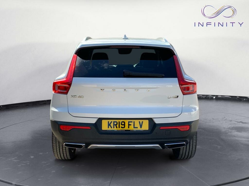 Volvo XC40 2.0 D4 Inscription Pro White #5