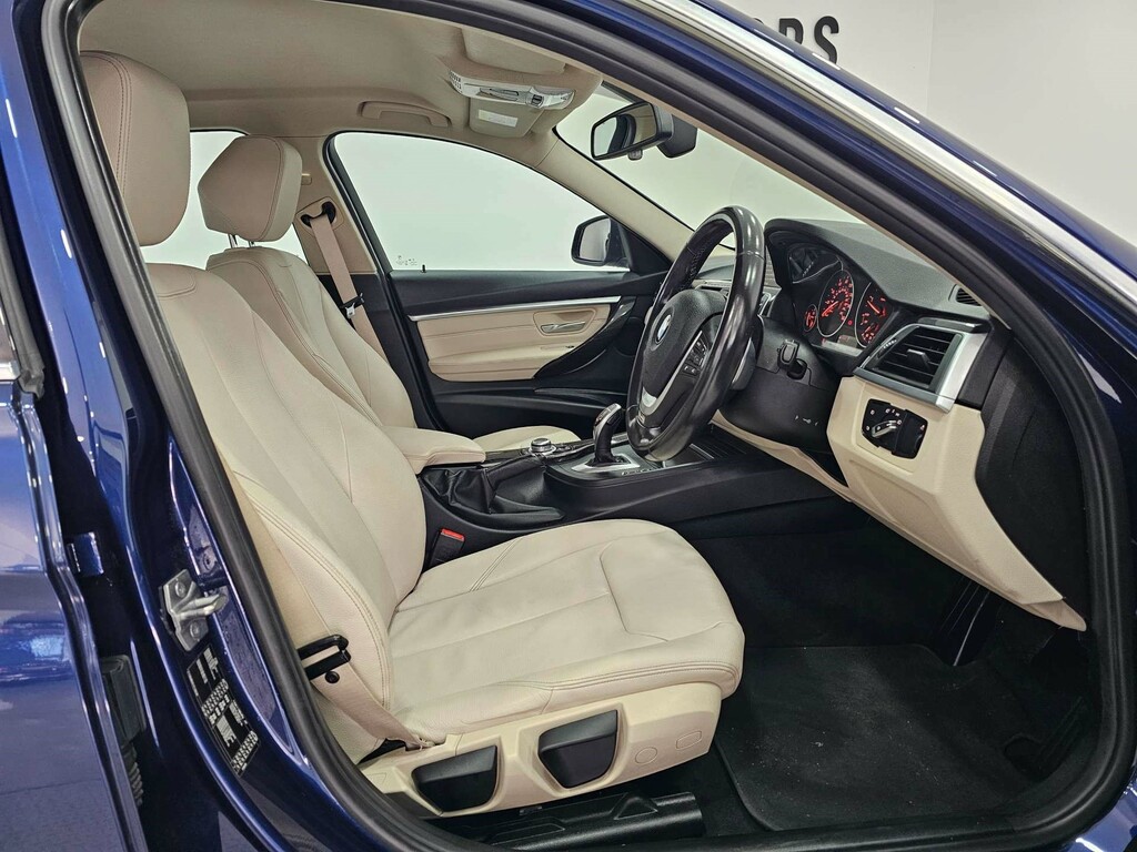 BMW 3 Series Luxury Auto AK66ZXY #5