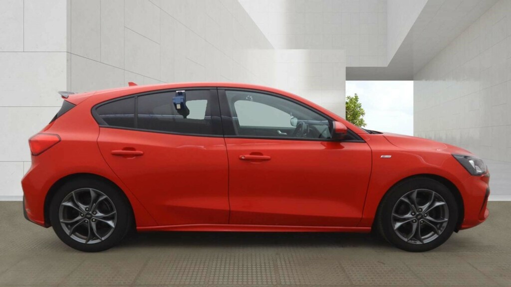 Ford Focus St-line YR20EVU Red #5