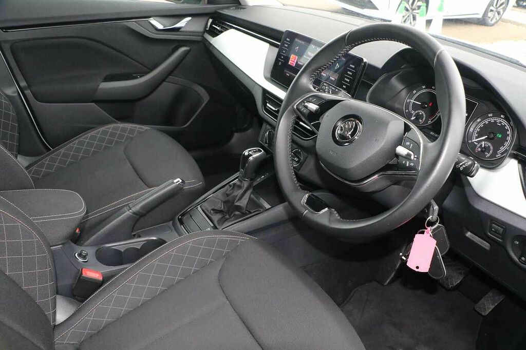 Skoda Kamiq 1.0 Tsi 110 Se Drive Dsg GD72LTU White #6