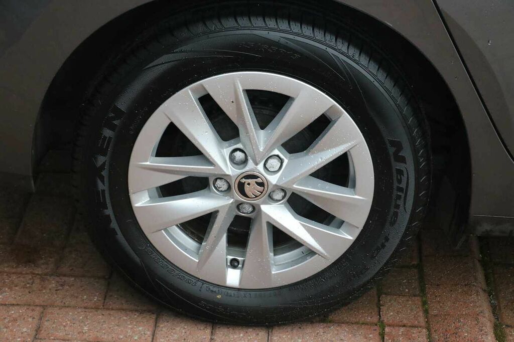 Skoda Fabia 1.0 Tsi Se Comfort SH23RZJ Grey #5