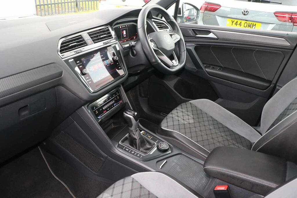 Volkswagen Tiguan 2.0 Tsi 4Motion R-line Dsg SA71LCG White #2