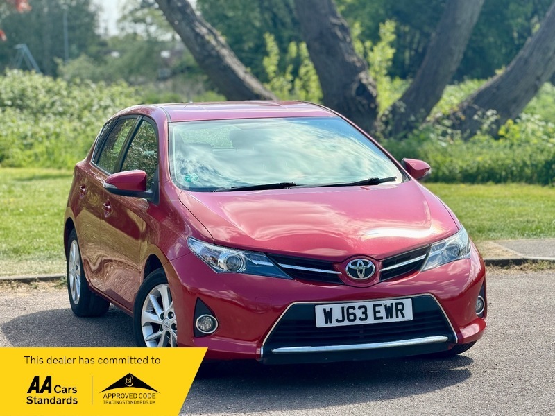 Toyota Auris 1.6 V-matic Icon Hatchback WJ63EWR Red #6