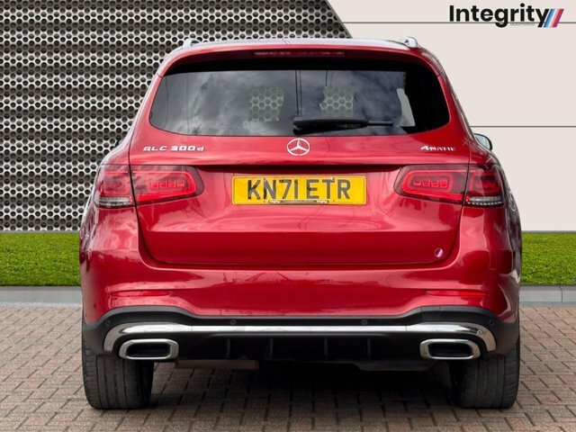 Mercedes-Benz GLC Class 2021 2.0 Glc300d Amg Line Premium Plus Suv D KN71ETR Red #4