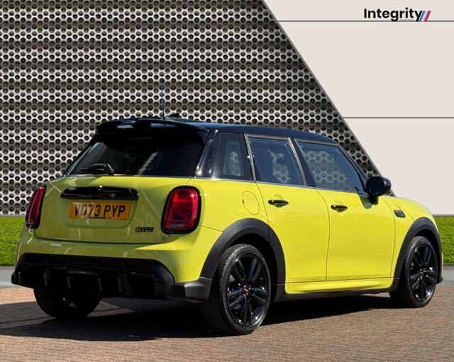 Mini Hatch 2023 1.5 Cooper Sport Hatchback Steptro VO73PYP Yellow #3