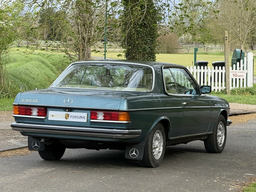 Mercedes-Benz 230 230E Saloon W123 Silver #10