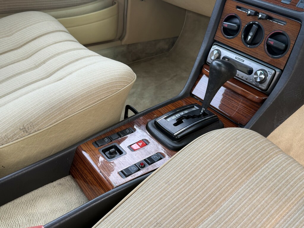 Mercedes-Benz 230 230E Saloon W123 Silver #29
