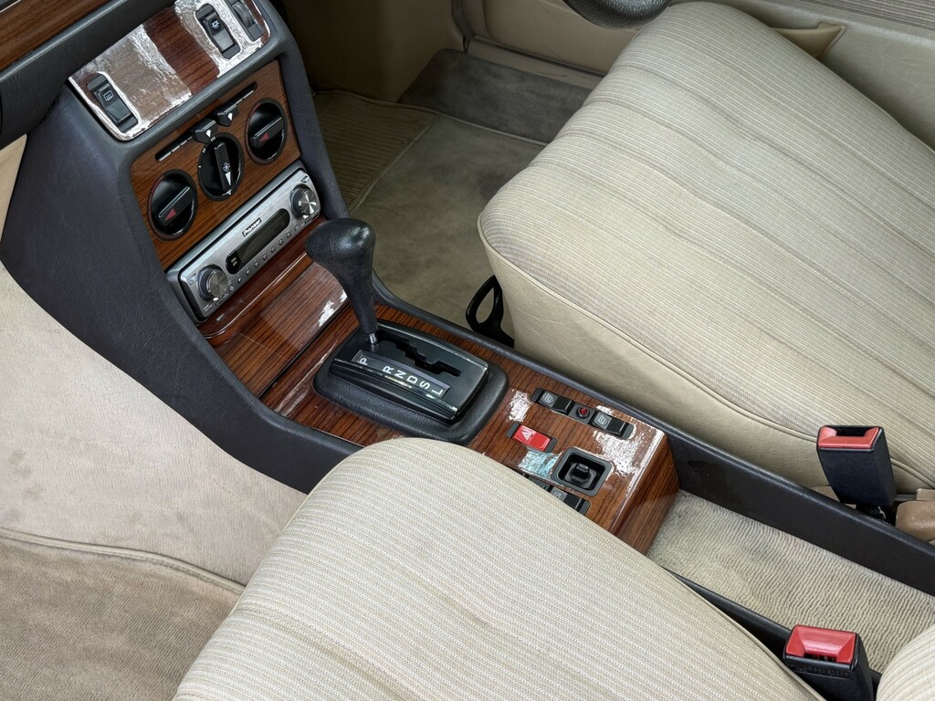 Mercedes-Benz 230 230E Saloon W123 Silver #43