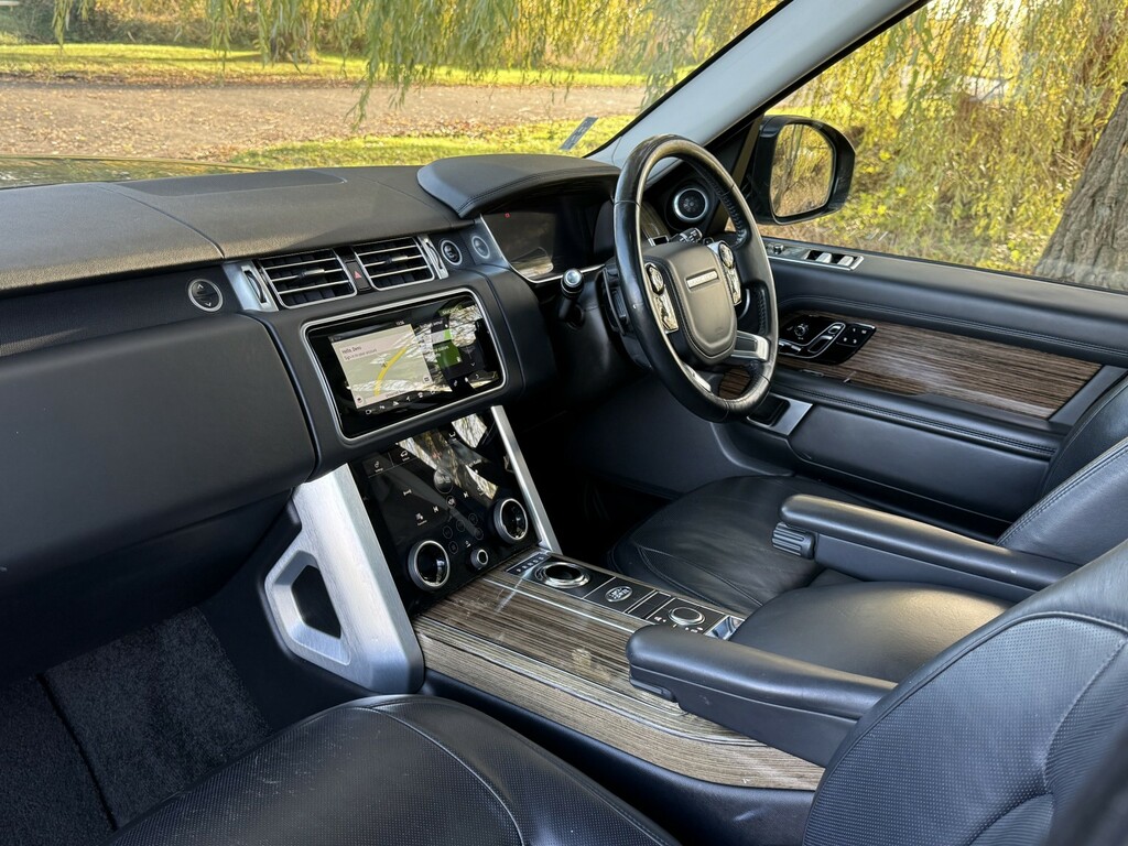 Land Rover Range Rover 3.0 Td V6 Vogue Se J777DPA Black #4