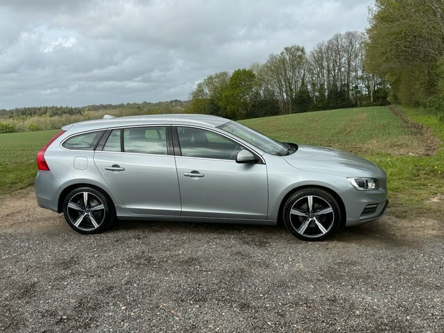 Volvo V60 2017 2.0 T4 R-design Lux Nav Estate Man Silver #4