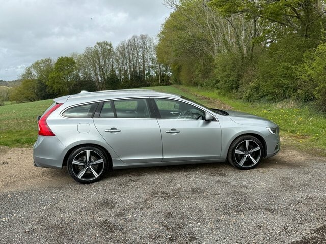 Volvo V60 2017 2.0 T4 R-design Lux Nav Estate Man Silver #6
