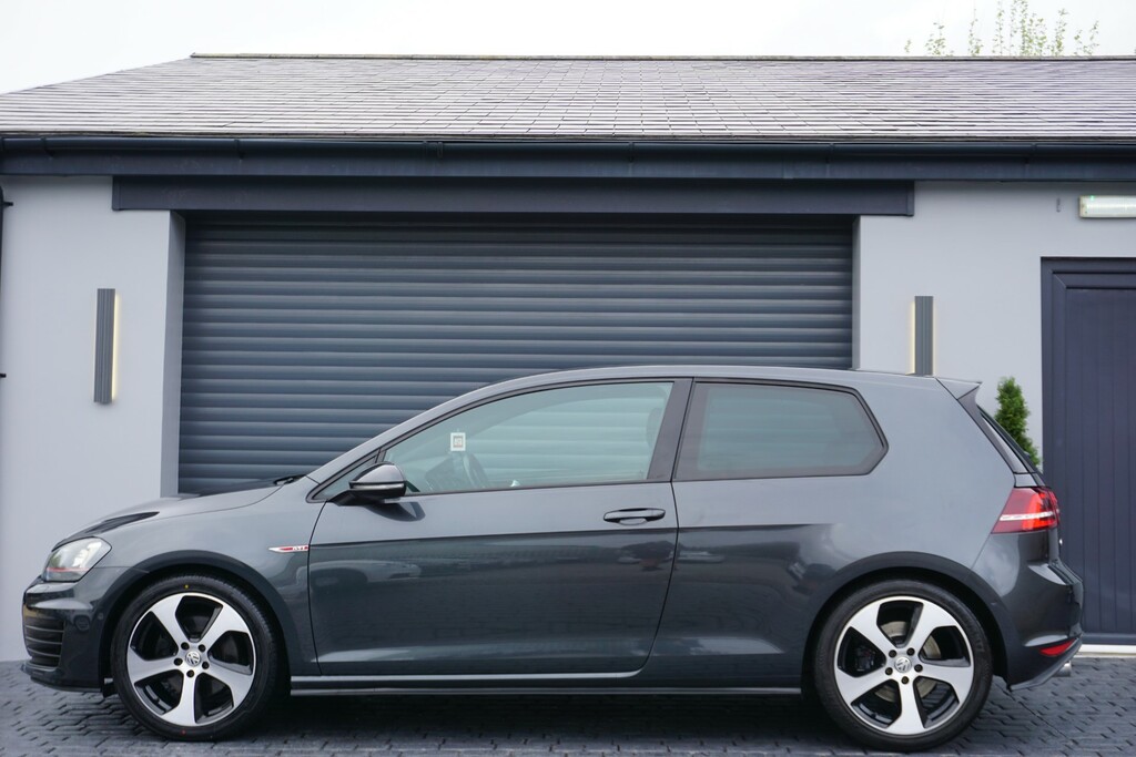 Volkswagen Golf Gti Launch NK64OJH #6