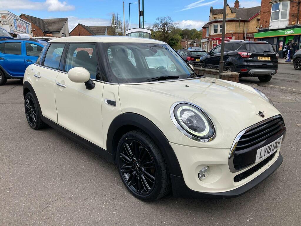 Mini Hatch Hatchback 1.5 Cooper Euro 6 Ss 201818 White