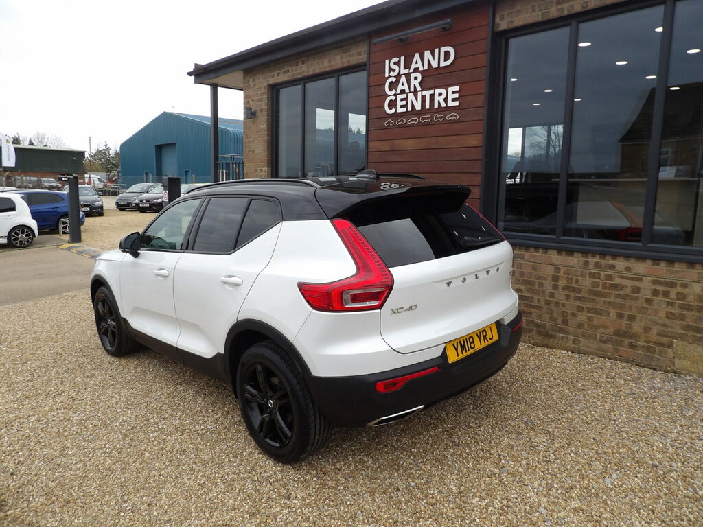 Volvo XC40 1.5 T3 R Design Low Mileage White #4