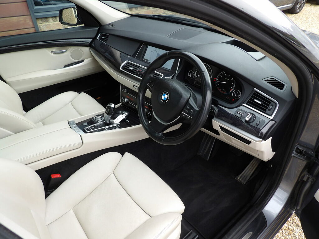 BMW 5 Series Gran Turismo Se Black #8