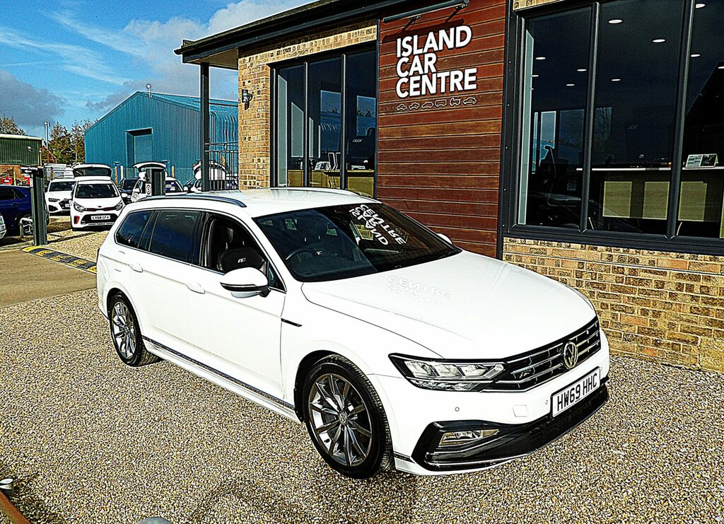Volkswagen Passat 2.0 Tdi Scr 190 R-line Estate White #3