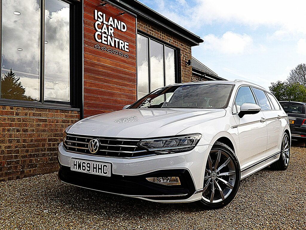 Volkswagen Passat 2.0 Tdi Scr 190 R-line Estate White